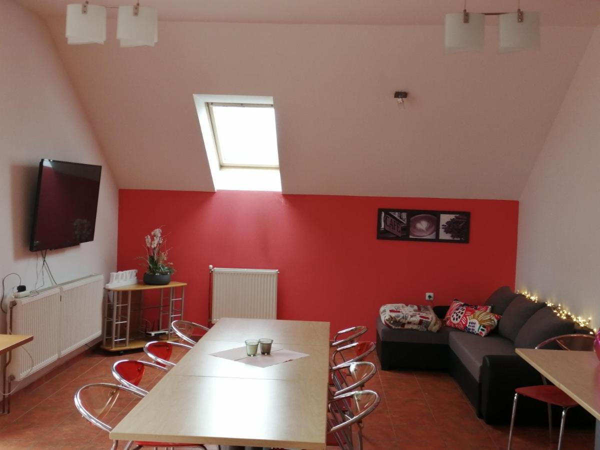 Ubytovani Kolonial Dolni Holetin ภายนอก รูปภาพ